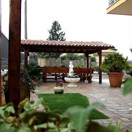 Nespolo D'oro Hotel Lariano