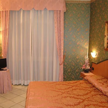 Hotell Nespolo D'oro 3*